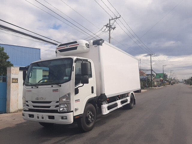 Xe Tải Isuzu NQR75ME4 5 Tấn Đông Lạnh