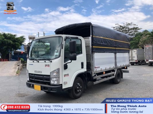 xe tải isuzu 2.4 tấn thùng mui bạt