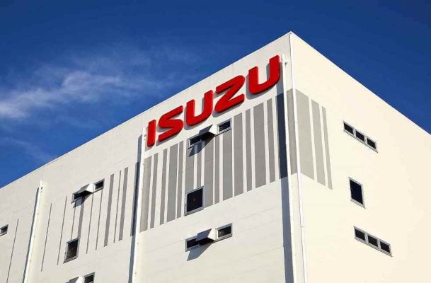 So sánh xe tải Isuzu và Hino
